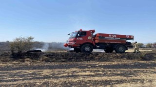 Balya makinesinden çıkan yangın 40 dönüm tarım arazisini kule çevirdi