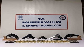 Bandırmada ruhsatsız silah operasyonu