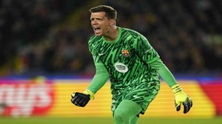 Barcelona, Wojciech Szczesnynin sözleşmesini 2 yıl uzattı
