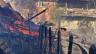 Bartında 2 saatte 8 yangın