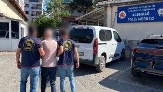 Bartında aranan 5 kişi yakaladı