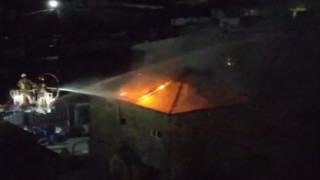 Başakşehirde fabrikada çıkan yangın büyümeden söndürüldü