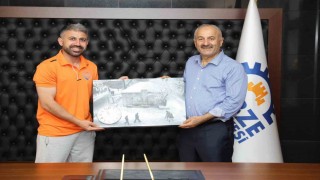 Başarılı karatecilerden Başkan Büyükgöze ziyaret