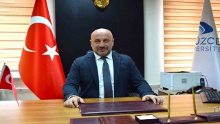 Başhekimi Cengiz Tuncer profesörlük unvanı aldı