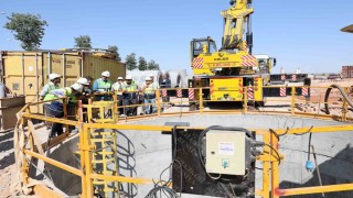 Başkan Altay: Mikro tünel ile trafiği kapatmadan çevreyi rahatsız etmeden çalışıyoruz