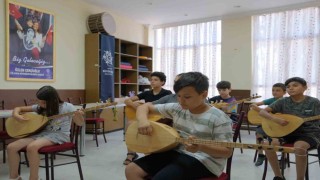 Başkan Çerçioğlundan gençlere kültürel destek