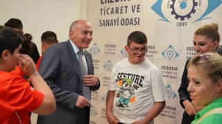 Başkan Özakalın özel sporcular ve aileleriyle buluştu