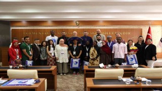 Başkan Sekmene yabancı öğrenci ziyareti