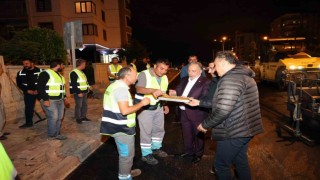 Başkan Yalçın gece mesaisinde: Talasta asfalt mesaisi aralıksız sürüyor