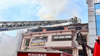 Başkentte metruk bir binada yangın çıktı