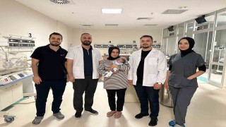 Batmanda 900 gram dünyaya gelen bebek, 2 kiloya ulaşarak hayata tutunmayı başardı