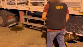 Batmanda durdurulan tırda 27 kilogram esrar ele geçirildi