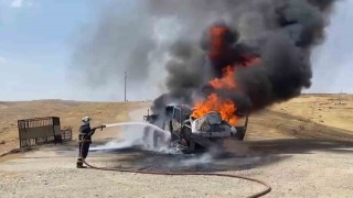 Batmanda petrol sahasında vinç alev alev yandı