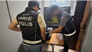 Bavuldan 17 kilo 780 uyuşturucu çıktı