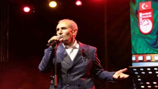 Bayburtlu sanatçılar şölenlerde sahne aldı