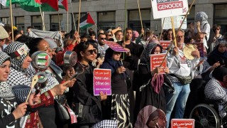 Berlindeki Mısır Büyükelçiliği önünde Gazze protestosu