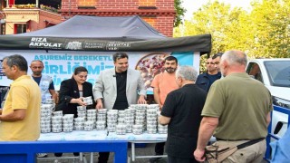 Beşiktaş Belediyesinden vatandaşlara aşure ikramı