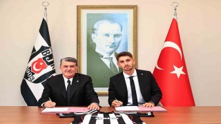Beşiktaş: Gelişimini Beşiktaş Futbol Akademisinde tamamlayan genç futbolcumuz Demir Ege Tıknazın sözleşmesi, 2027-2028 sezonu sonuna kadar uzatılmıştır.