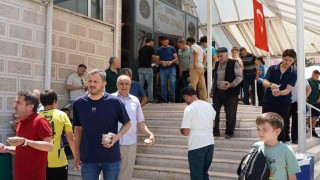 Beypazarında cuma çıkışında aşure dağıtıldı