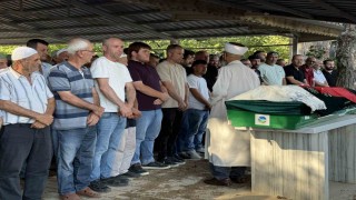 Bıçaklanarak öldürülen 21 yaşındaki genç memleketi Sakaryada defnedildi