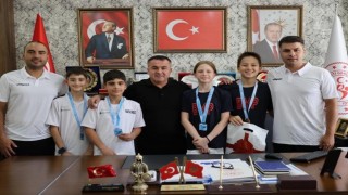 Bilecikli minik kulaçlardan büyük başarı