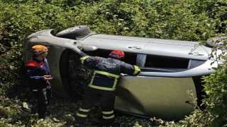 Bilecikte kontrolden çıkan otomobil dere yatağına yuvarlandı, 3 yaralı
