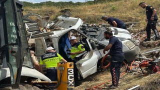 Bingölde hurda yüklü pikap devrildi: 1 yaralı