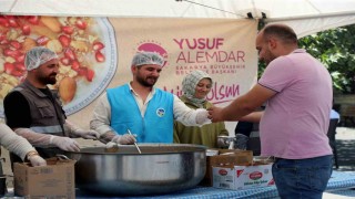 Binlerce kişiye aşure bereketini ulaştırdılar