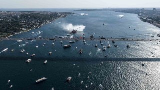 Boğazdan 15 Temmuz geçişi: 253 şehidin anısına 253 tekne ve bot boğazı selamladı