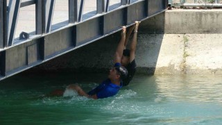 Boğulmak üzere olan çocuğu inşaat işçisi kurtardı