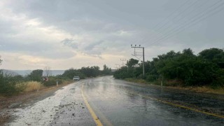 Bozdoğan sağanak yağışla serinledi