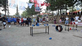 Bu da köy Survivoru: 5 yıldızlı tatili duyan köylüler kıyasıya yarıştı