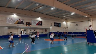 Buharkentte Kentin Çocukları voleybol turnuvasında ilk düdük çaldı