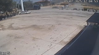 Burdurda 2si çocuk 5 kişinin yaralandığı kaza anı görüntüleri ortaya çıktı