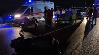 Burhaniyede otomobil ters yönde gelen at arabasına çarptı: 2 yaralı