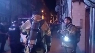 Bursada gece yarısı mahalleyi ayağa kaldıran yangın
