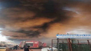 Bursada geri dönüşüm tesisinde yangın: Gökyüzünü siyah dumanlar kapladı