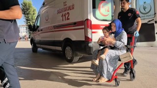 Bursada hafif ticari araç ile otomobil çarpıştı; 1i çocuk 2 kişi yaralandı