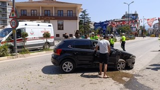Bursada iki araç kafa kafaya çarpıştı: 4 yaralı