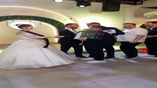 Bursada ilginç takı töreni