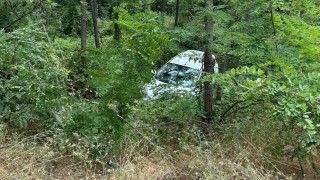 Bursada kontrolden çıkan otomobil şarampole yuvarlandı