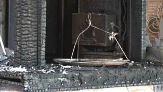 Bursada tarihi çay bahçesi alevlere teslim oldu