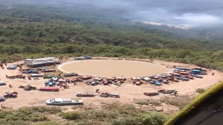 Bursadaki yangılarda traktörlü çiftçi ordusu helikopterden görüntülendi