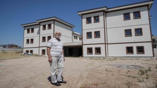 Bursanın en kıymetli yerindeki arsasını yaşlıların bakımı için vakfetti