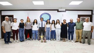 BUÜ Kadın Hentbol Takımından çifte şampiyonluk