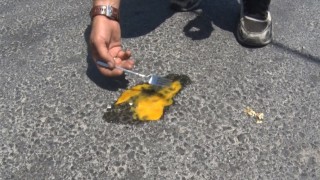 Büyükçekmecede asfaltta yumurta pişti