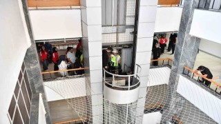 Büyükşehirden asansörden kişi kurtarma eğitimi