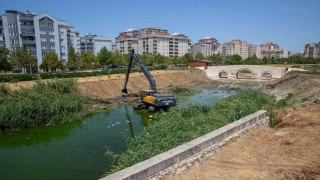 Büyükşehirden Ayvalı Derede temizlik ve ıslah çalışması