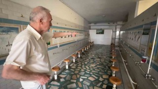 Caminin sabunluklarını çaldı, kayıplara karıştı