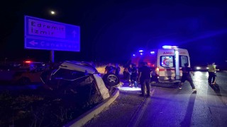 Çanakkalede iki otomobil çarpıştı: 1i ağır 3 yaralı